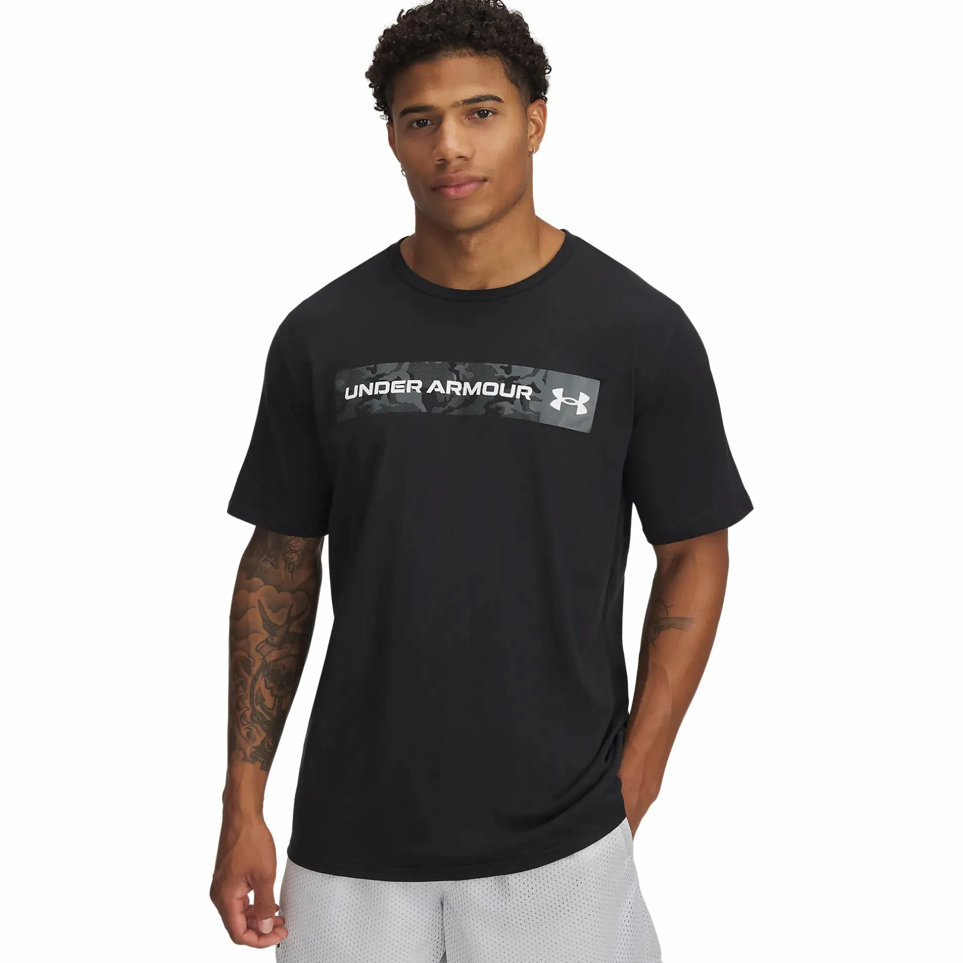 ua camo chest stripe ss-blk m<UNDER ARMOUR Clearance